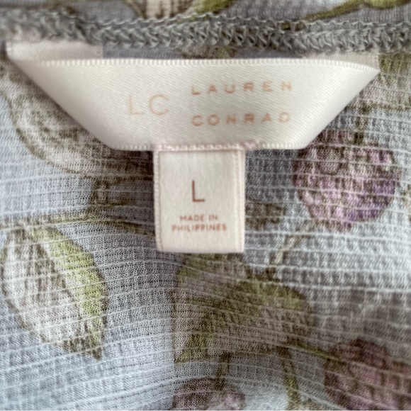 LC Lauren Conrad women’s cold shoulder short sleeve purple print large - Picture 3 of 9